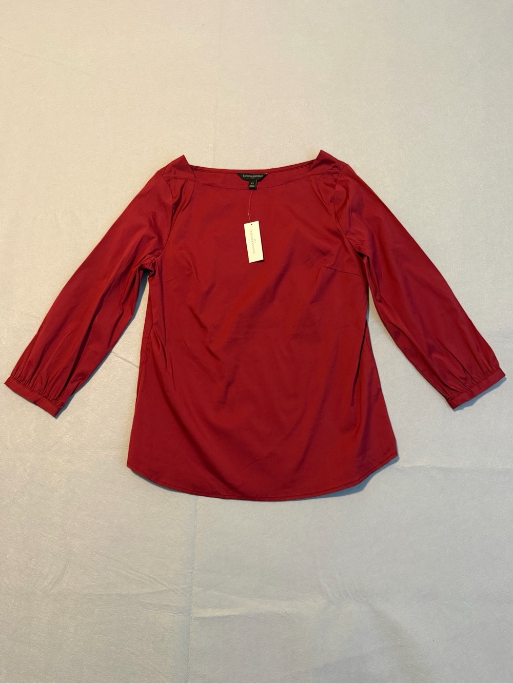 NWT Banana Republic Shirt Womens XS Red Wine Boat Neck Long Sleeve Gathered Cuff